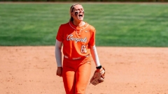 Ruby Meylan Picks up Fourth Win of the Week as Cowgirls Sweep Utah